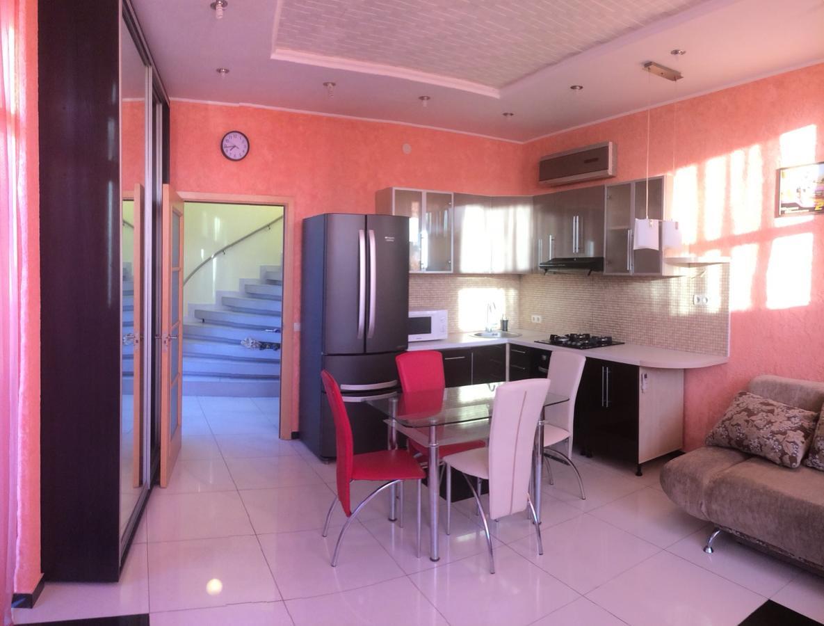 Willa Тownhouse 84 Petropavlovskaya Borshchagovka Zewnętrze zdjęcie