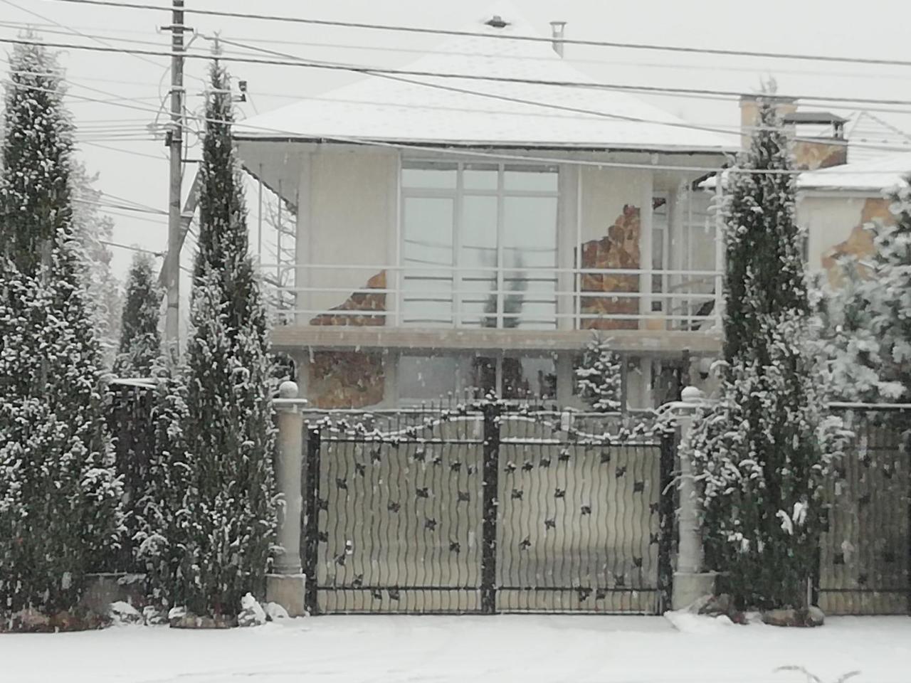 Willa Тownhouse 84 Petropavlovskaya Borshchagovka Zewnętrze zdjęcie